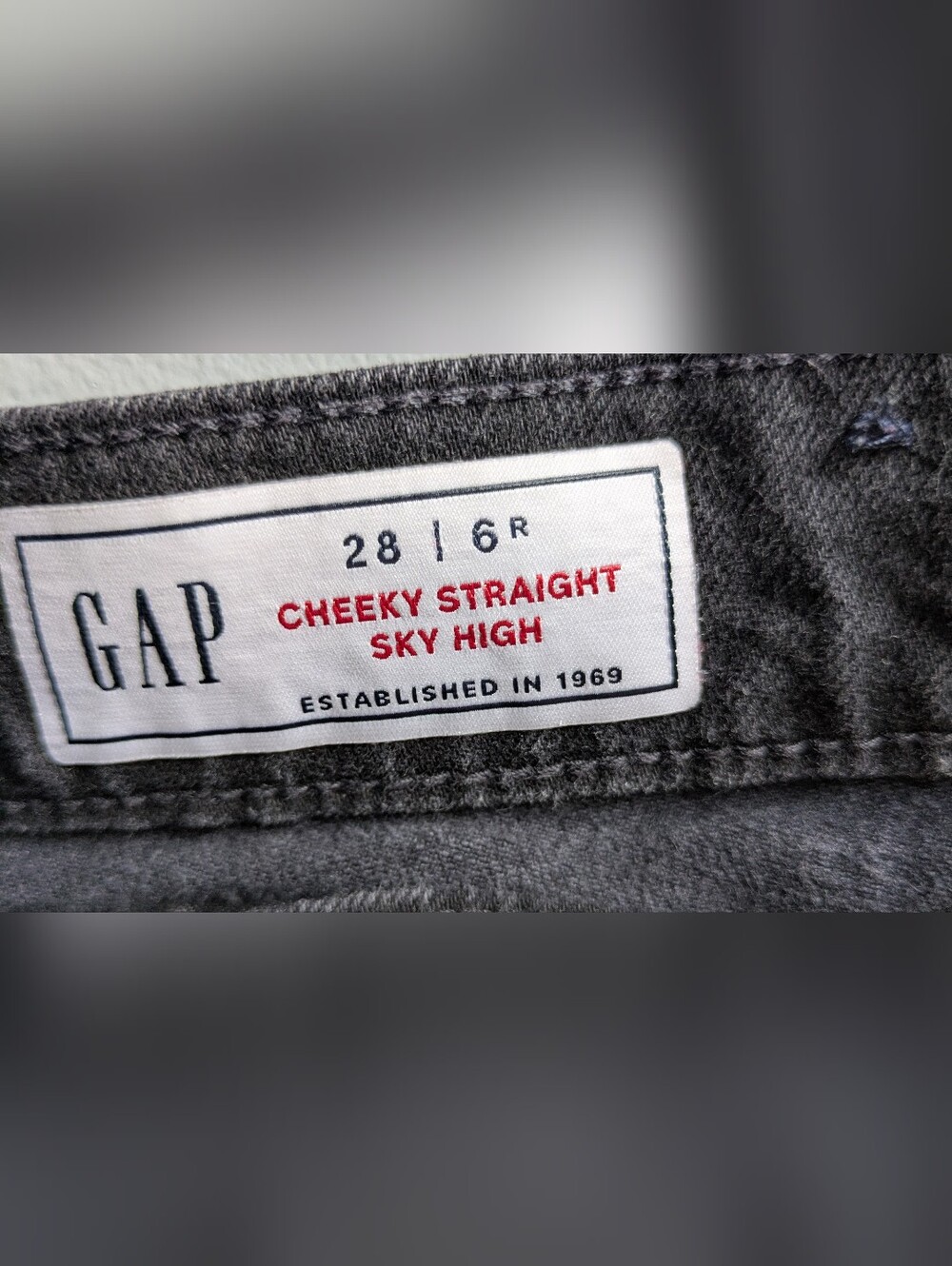 GAP Cheeky Straight Sky High Black Rinse Jeans Size 28 (6R)